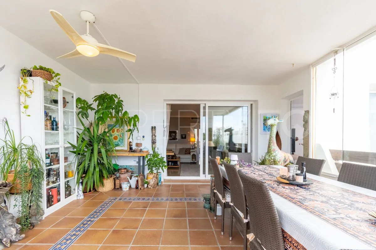 For sale Estepona apartment with 3 bedrooms