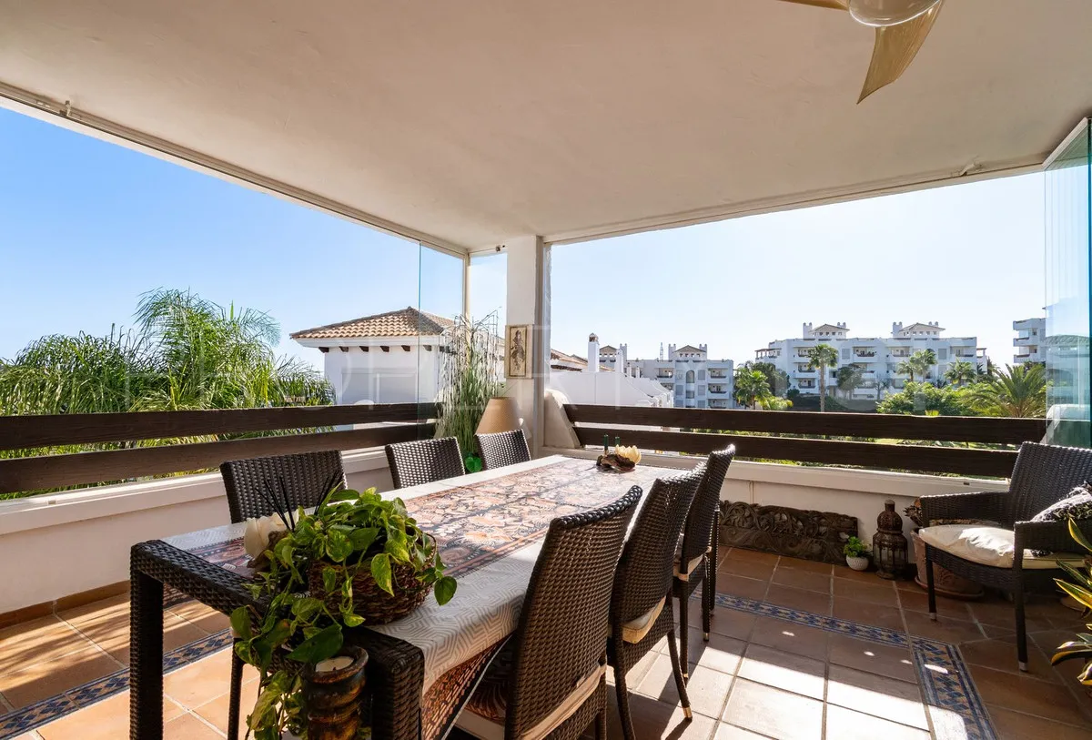 For sale Estepona apartment with 3 bedrooms