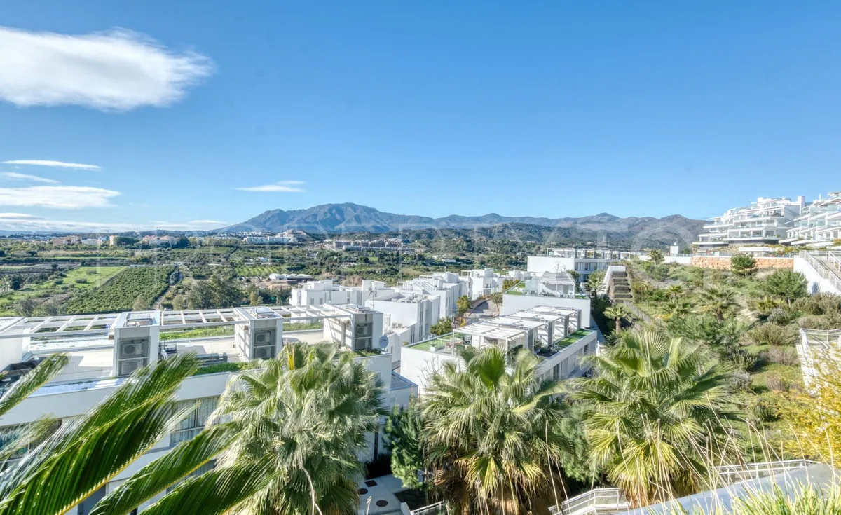3 bedrooms ground floor apartment in Estepona for sale