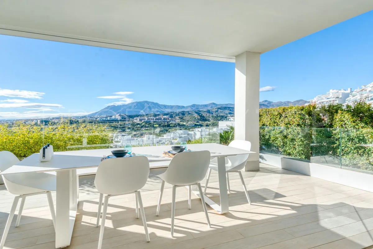 3 bedrooms ground floor apartment in Estepona for sale