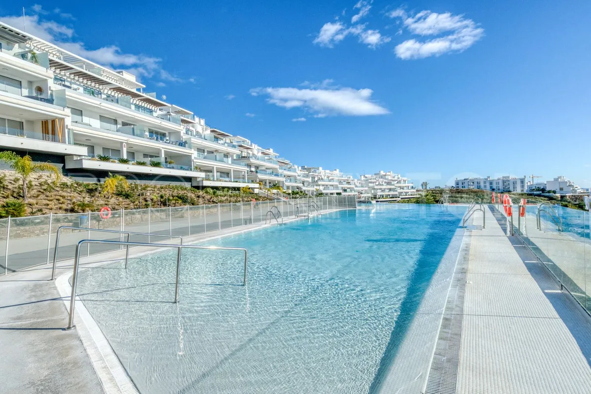 3 bedrooms ground floor apartment in Estepona for sale