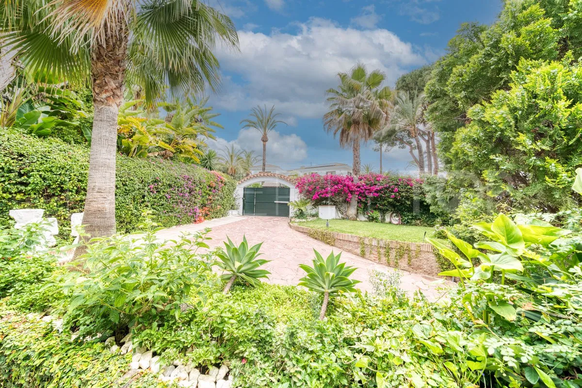 Los Monteros villa for sale