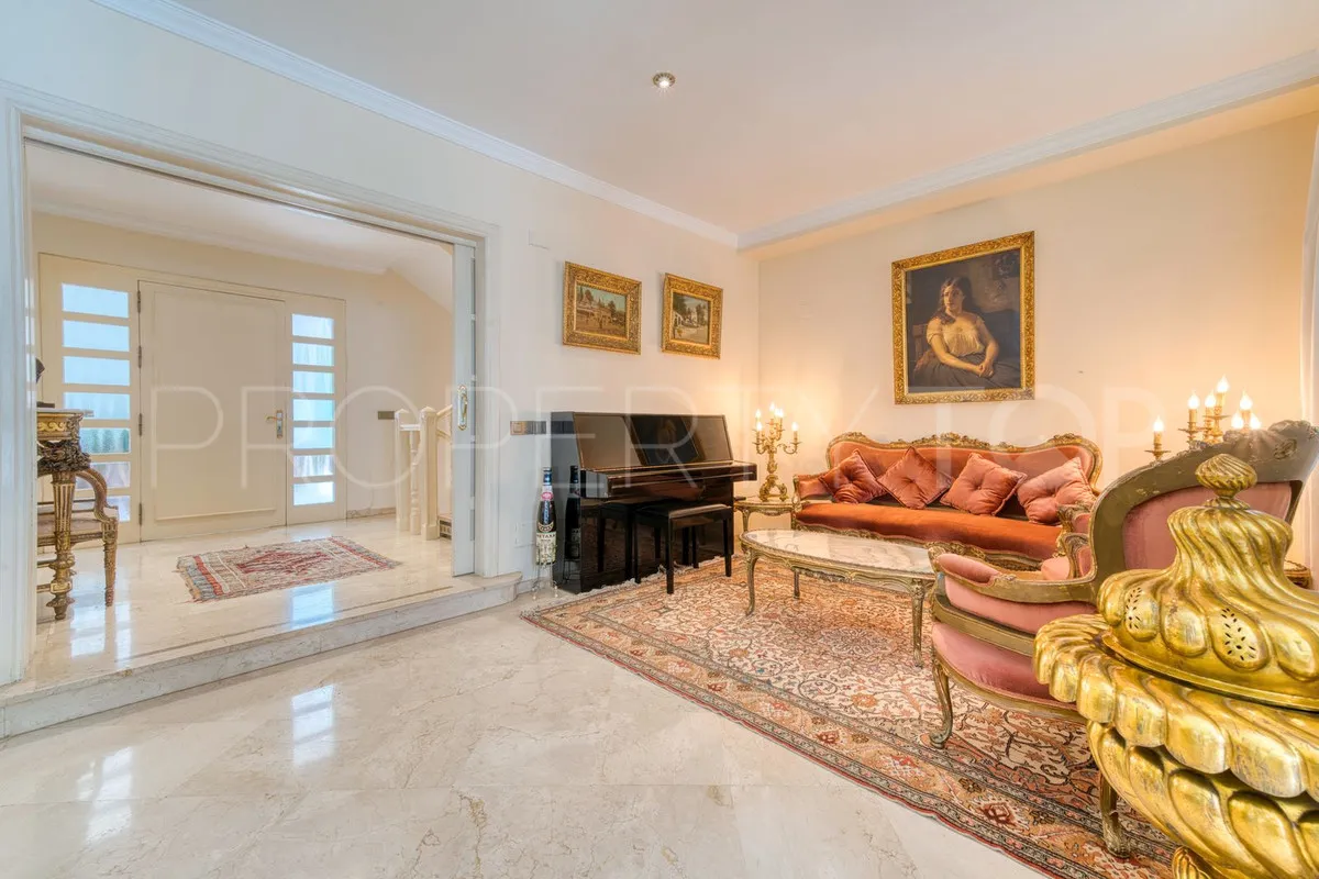 Los Monteros villa for sale