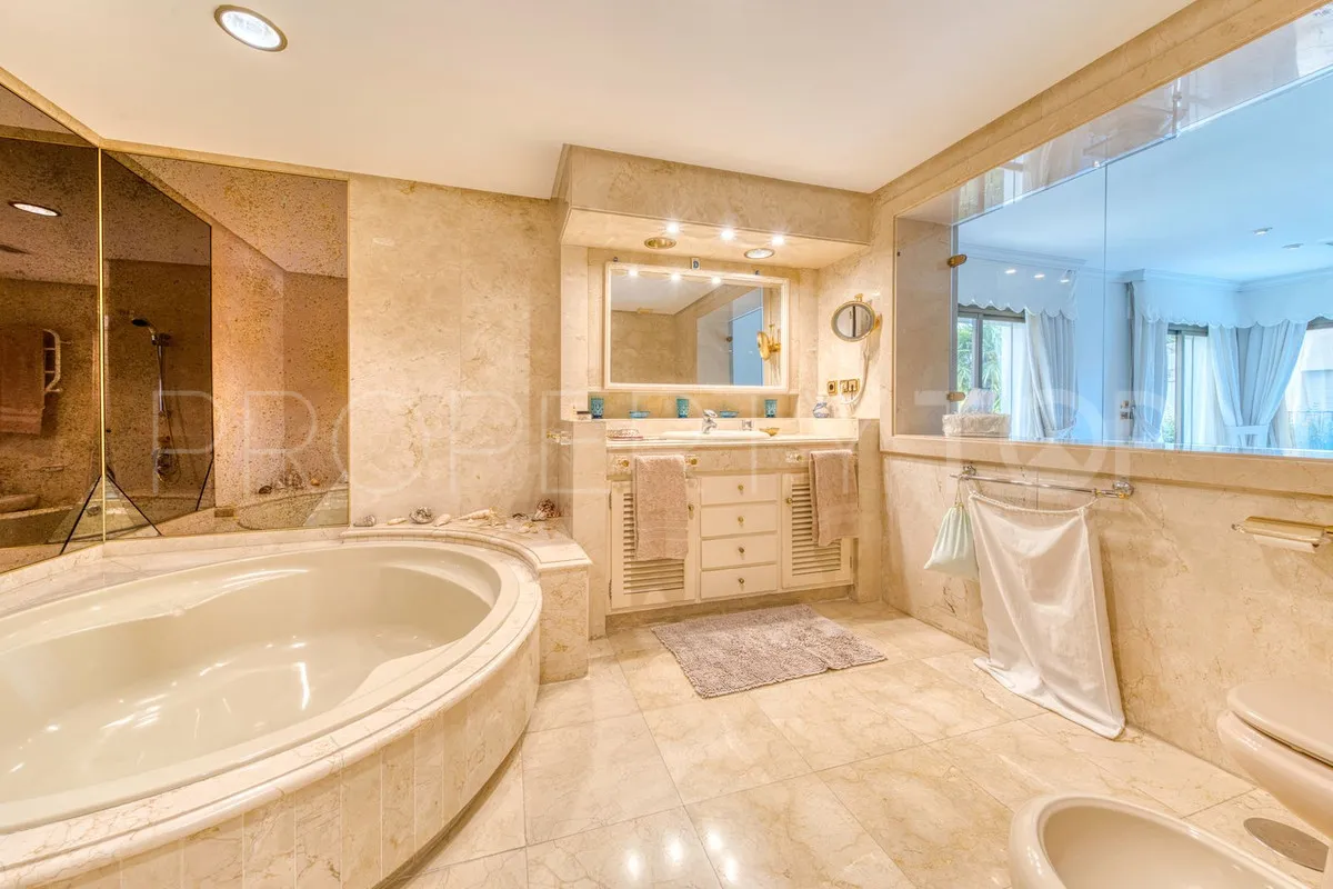 Los Monteros villa for sale