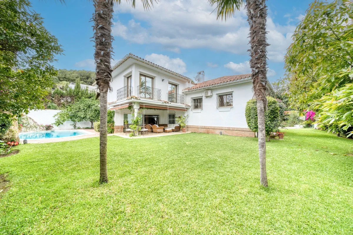 Los Monteros villa for sale