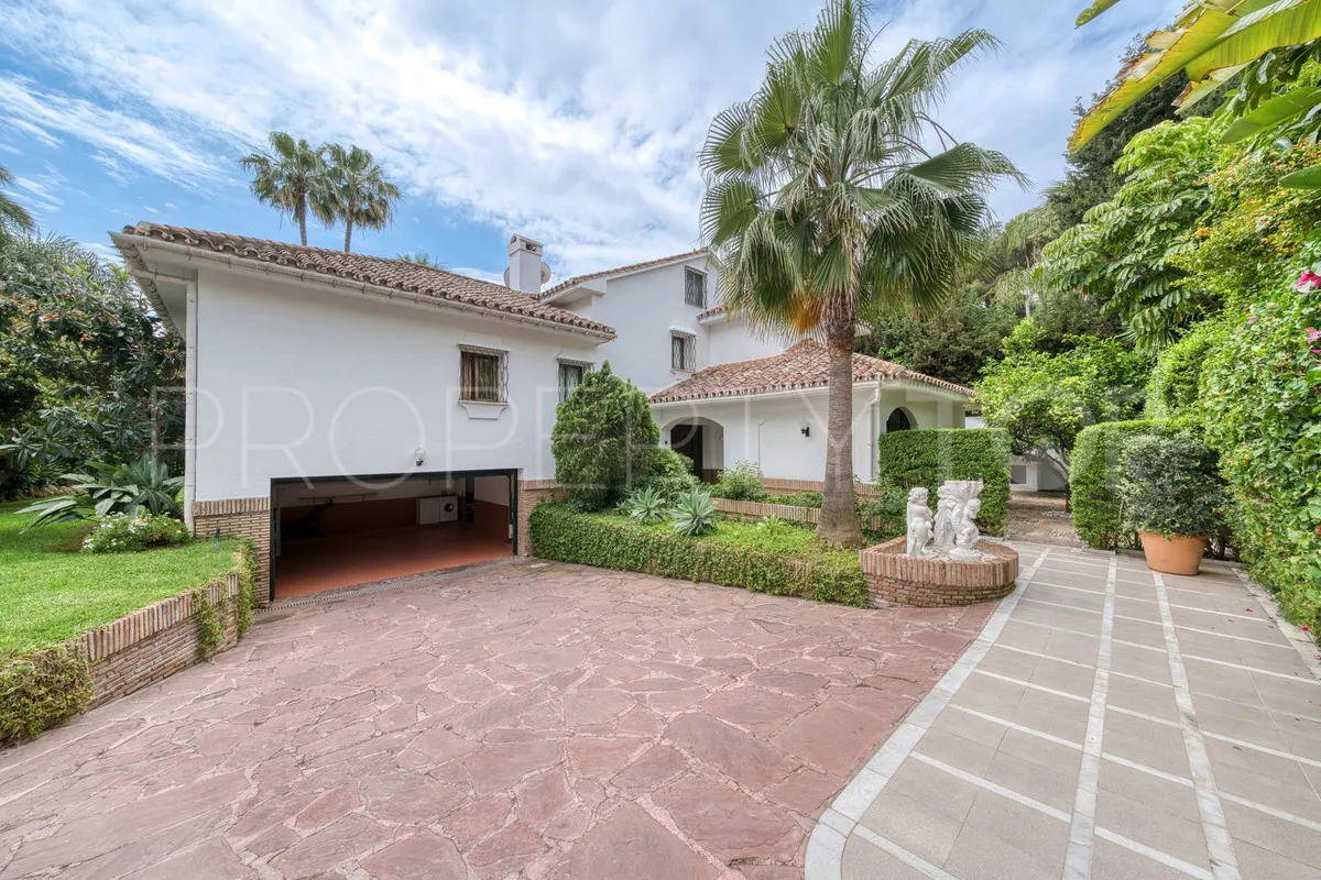 Los Monteros villa for sale