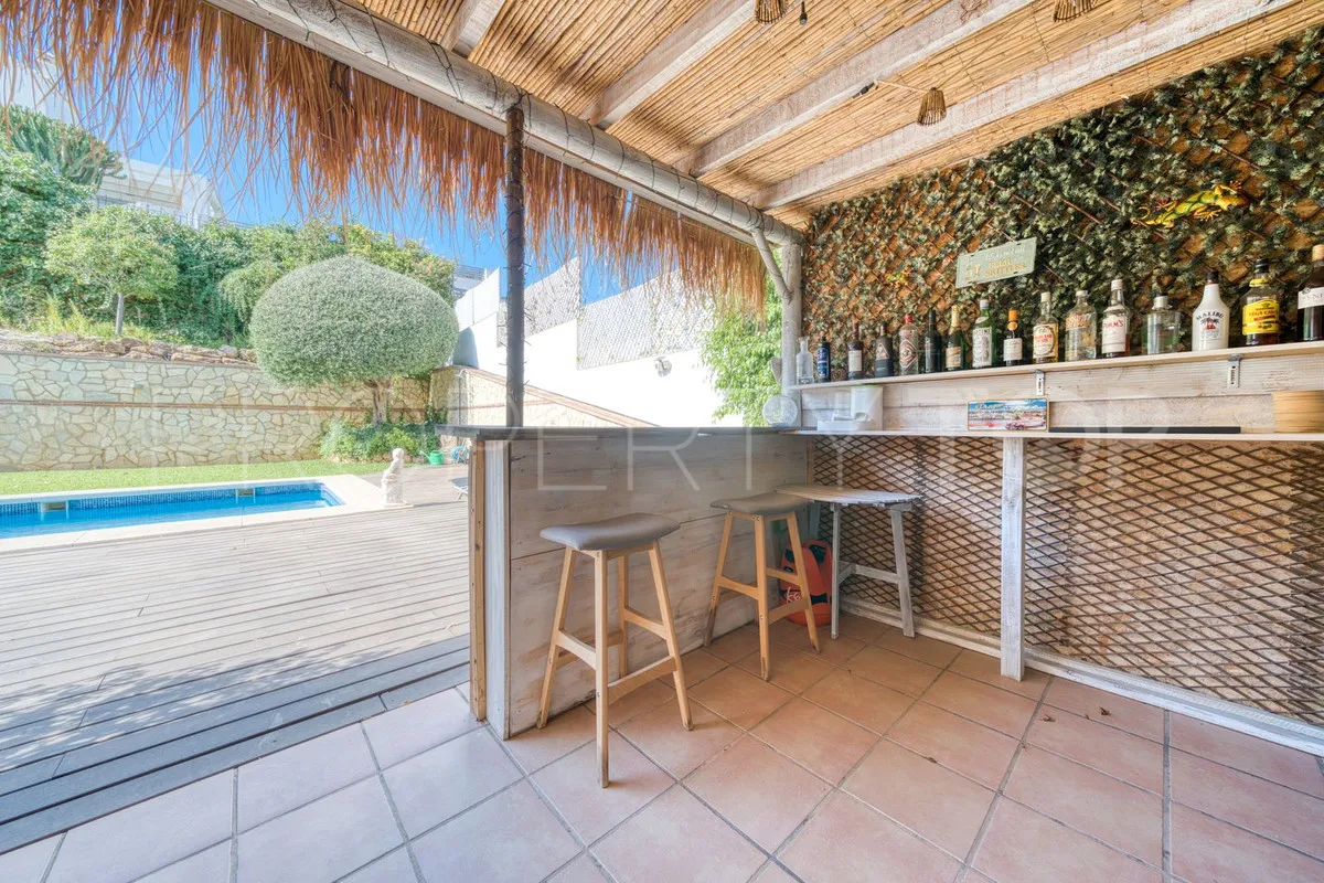 For sale villa in Sierrezuela with 6 bedrooms