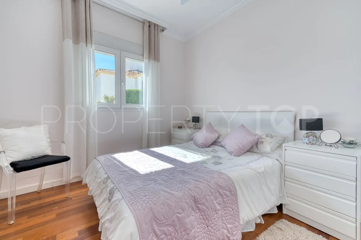 For sale villa in Sierrezuela with 6 bedrooms