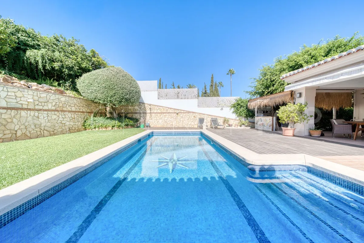 For sale villa in Sierrezuela with 6 bedrooms