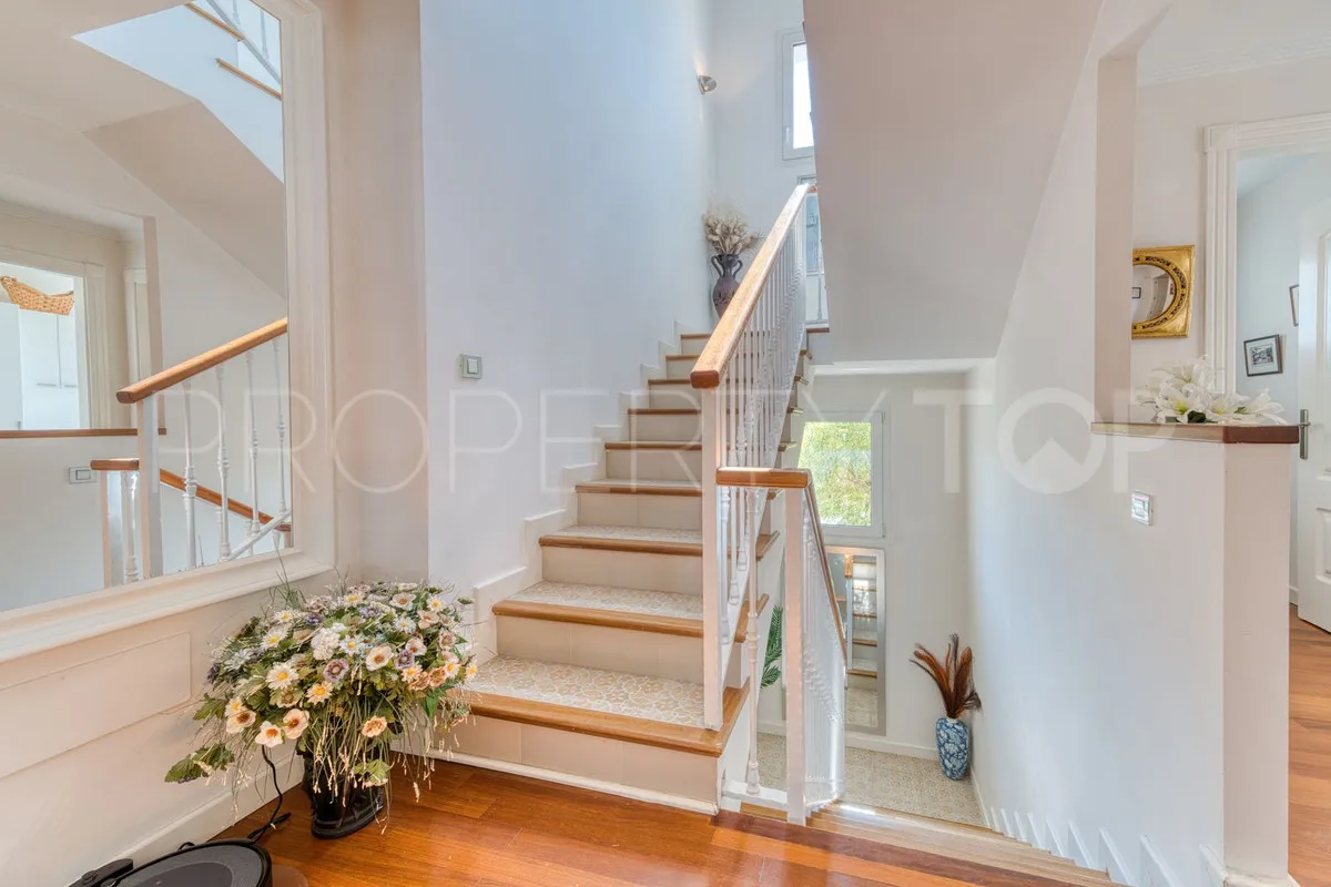 For sale villa in Sierrezuela with 6 bedrooms