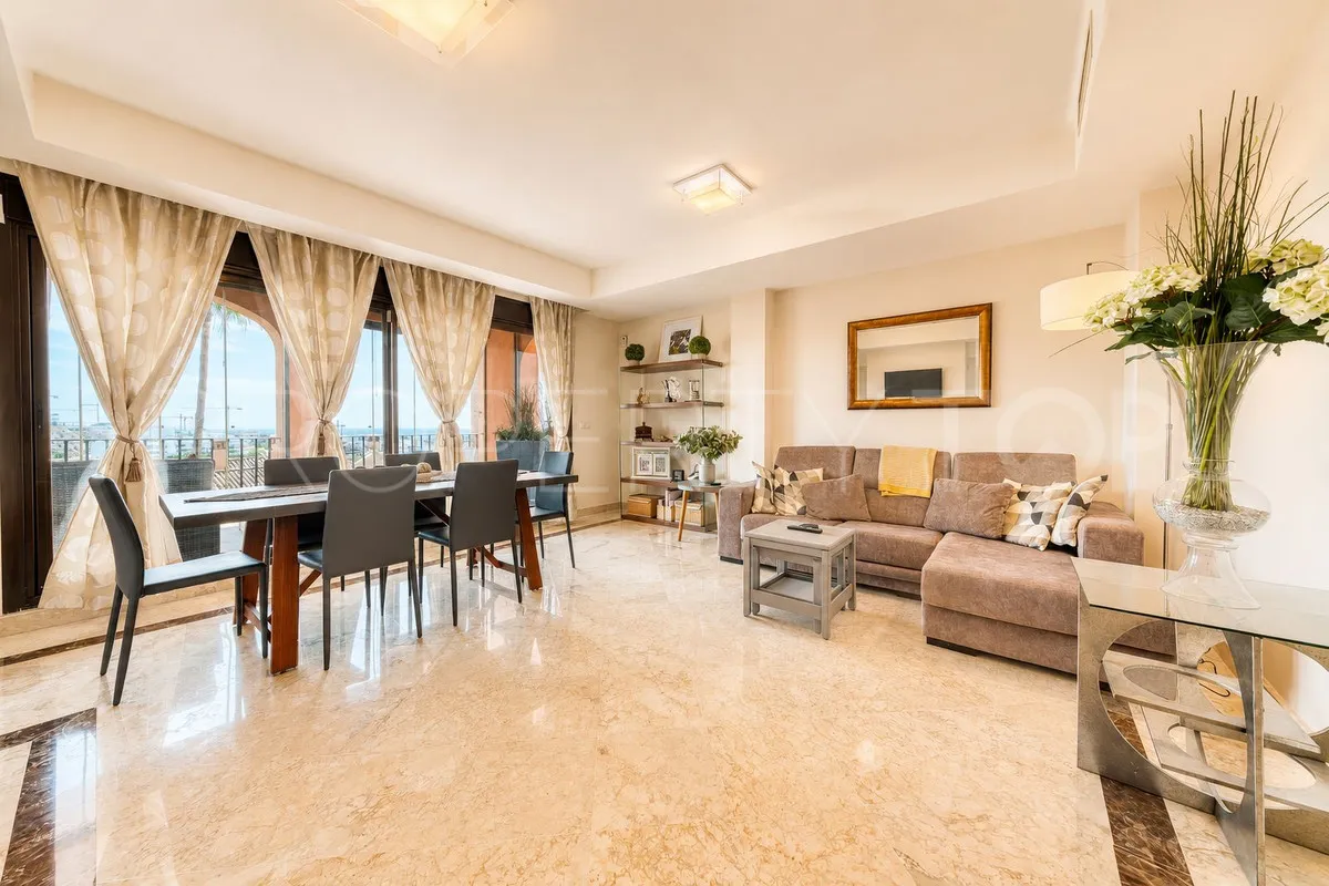 For sale 3 bedrooms town house in Estepona