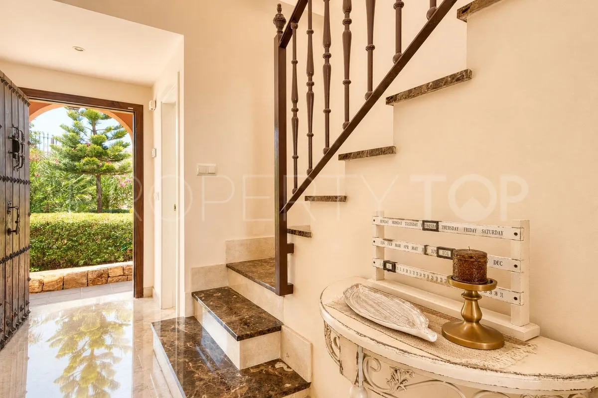 For sale 3 bedrooms town house in Estepona