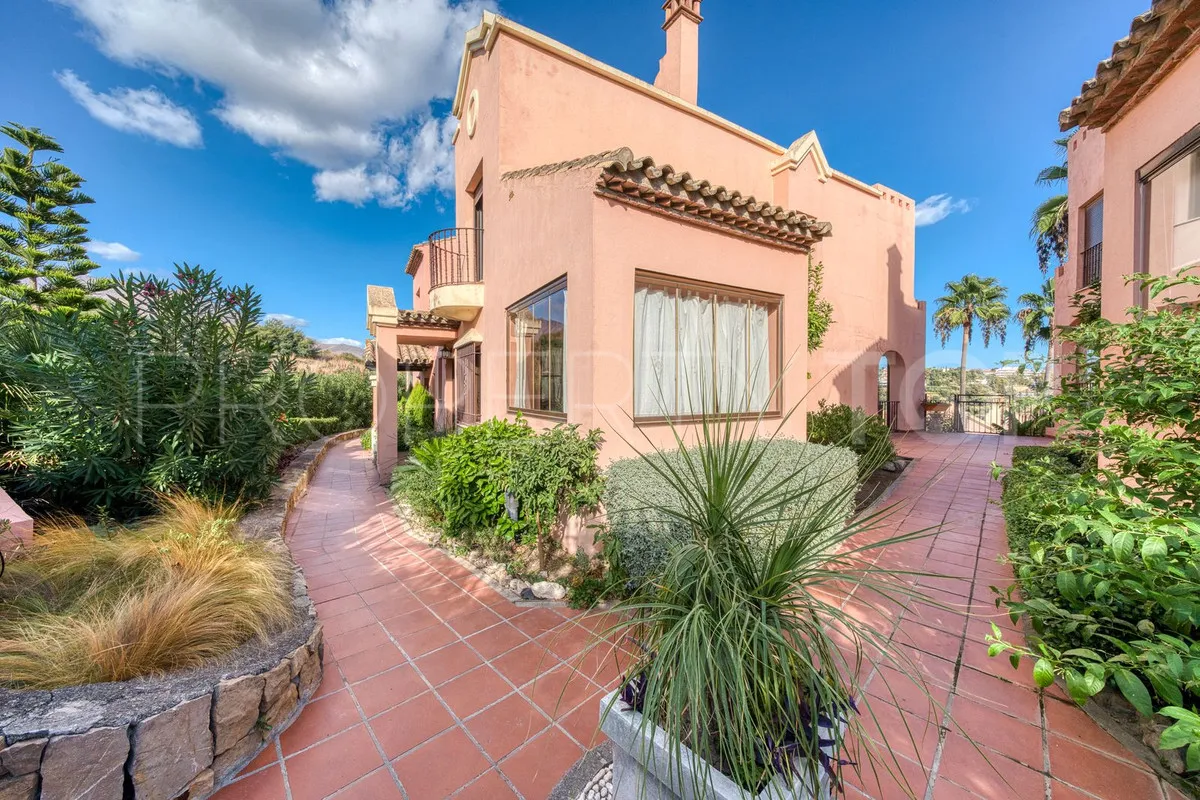 For sale 3 bedrooms town house in Estepona