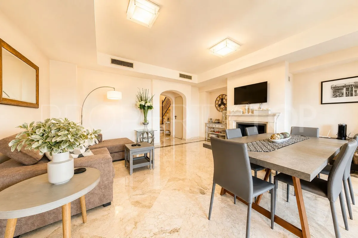 For sale 3 bedrooms town house in Estepona