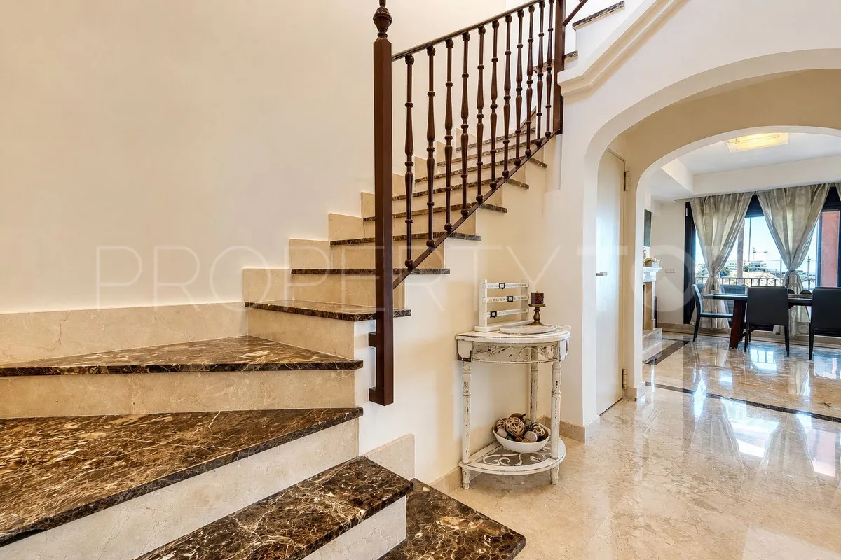 For sale 3 bedrooms town house in Estepona