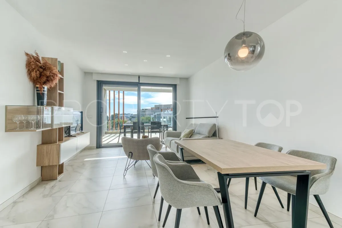 2 bedrooms penthouse in Estepona for sale