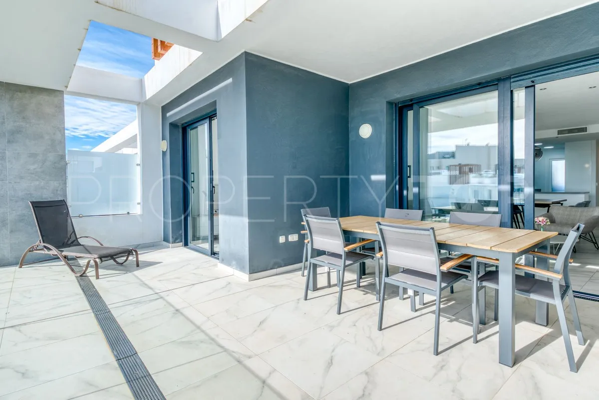 2 bedrooms penthouse in Estepona for sale