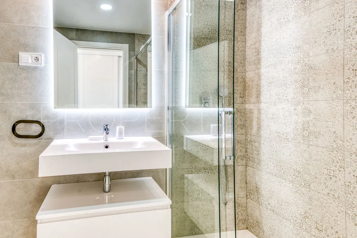 2 bedrooms penthouse in Estepona for sale