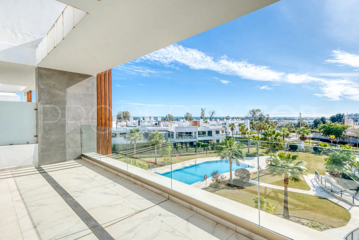 2 bedrooms penthouse in Estepona for sale
