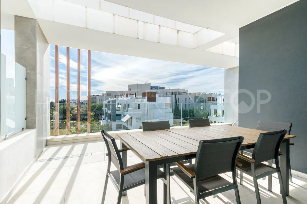 2 bedrooms penthouse in Estepona for sale
