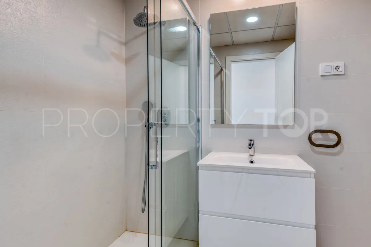 2 bedrooms penthouse in Estepona for sale