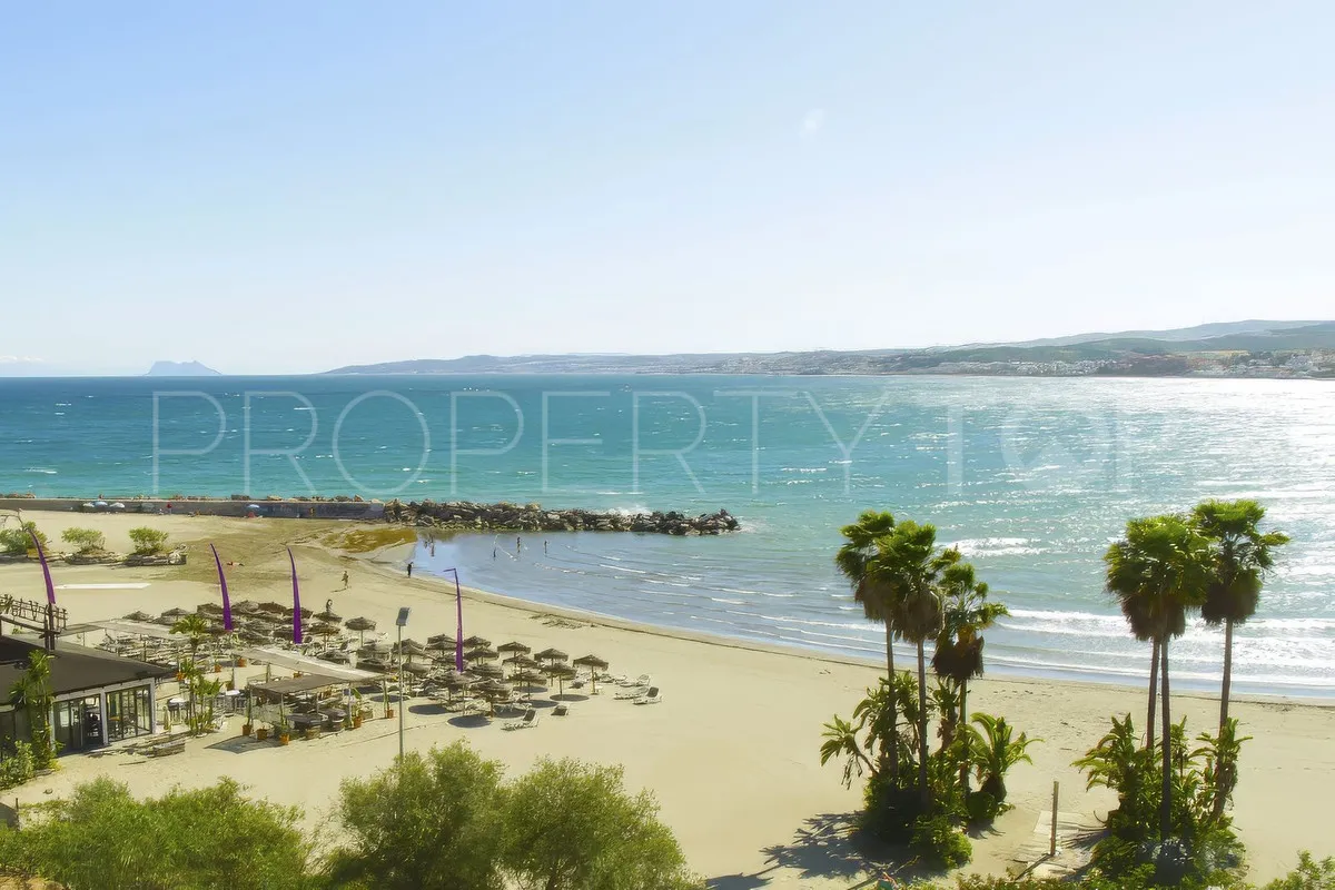 2 bedrooms penthouse in Estepona for sale