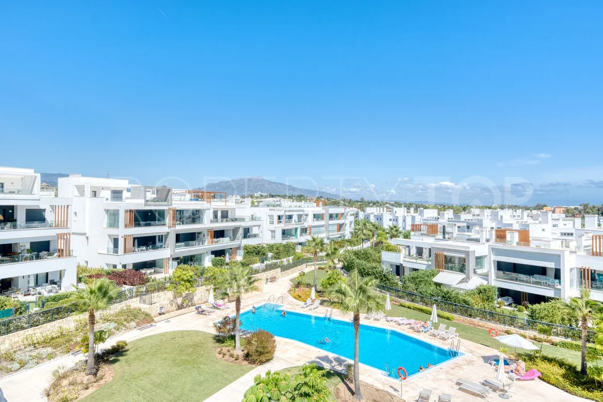 2 bedrooms penthouse in Estepona for sale