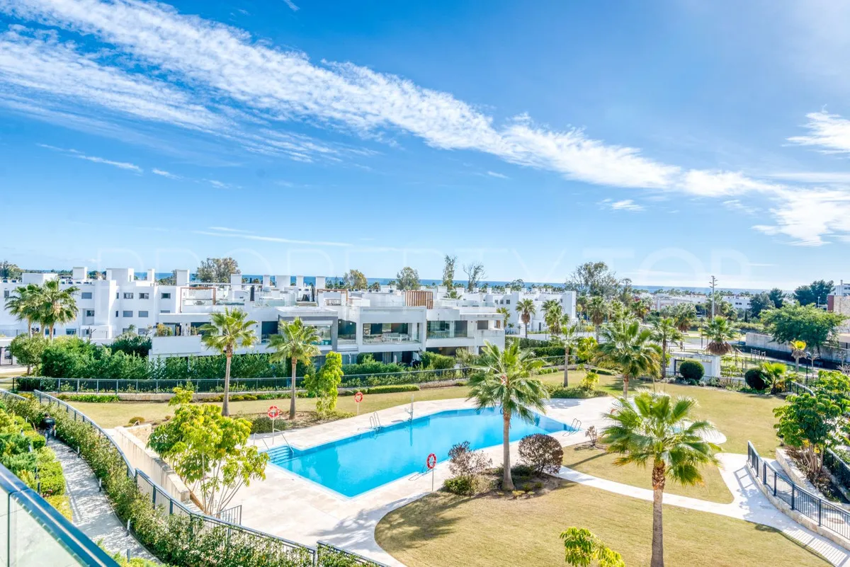 2 bedrooms penthouse in Estepona for sale