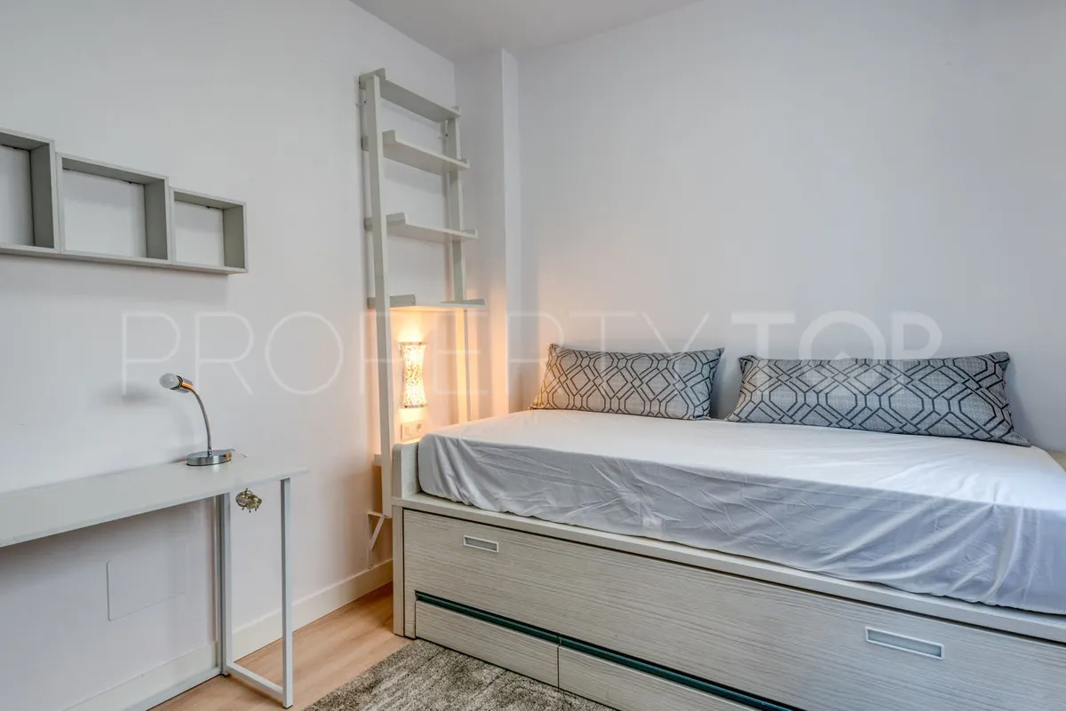 For sale Estepona penthouse with 3 bedrooms