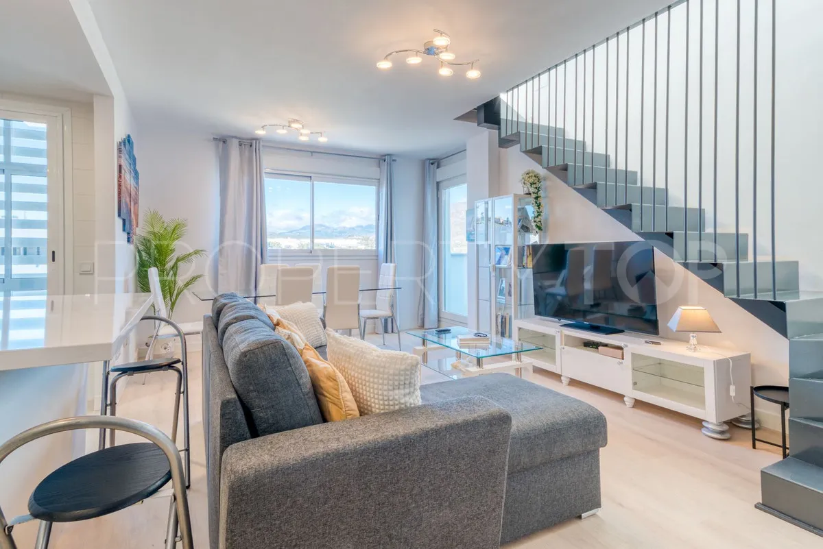 For sale Estepona penthouse with 3 bedrooms