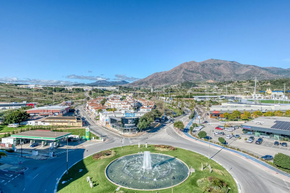 For sale Estepona penthouse with 3 bedrooms