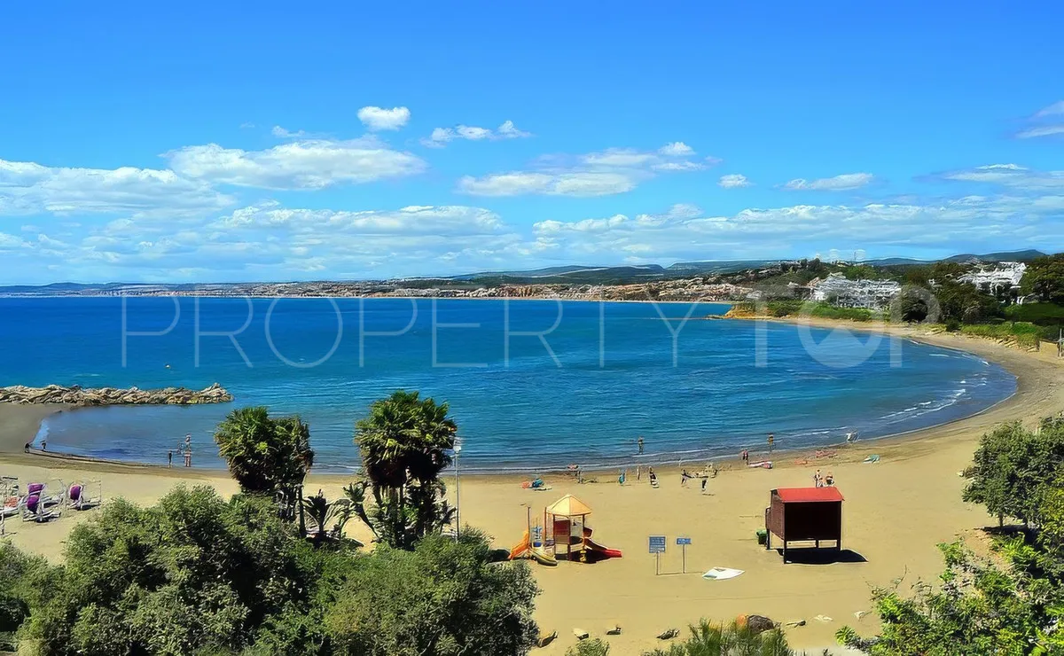 For sale Estepona penthouse with 3 bedrooms