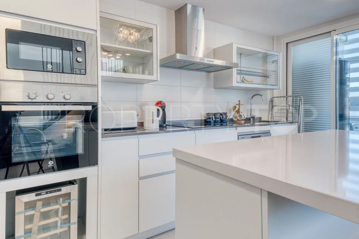 For sale Estepona penthouse with 3 bedrooms