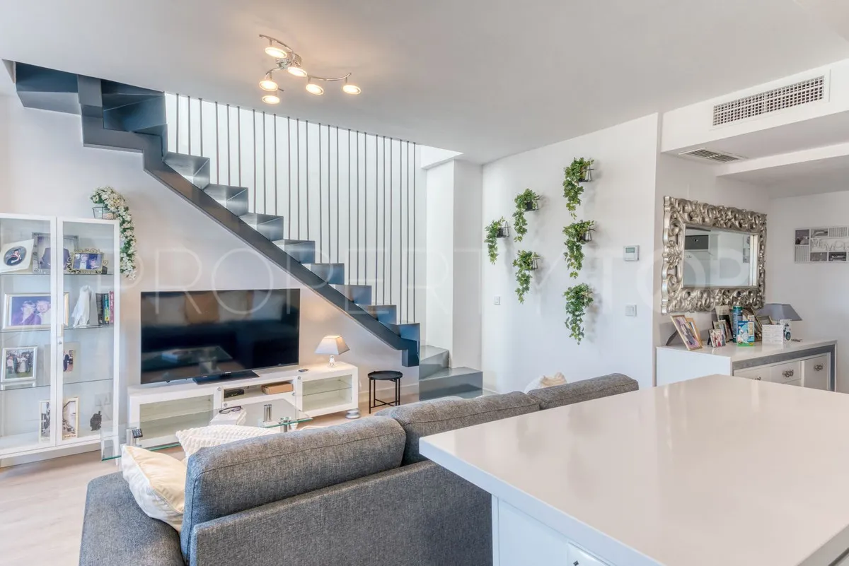 For sale Estepona penthouse with 3 bedrooms