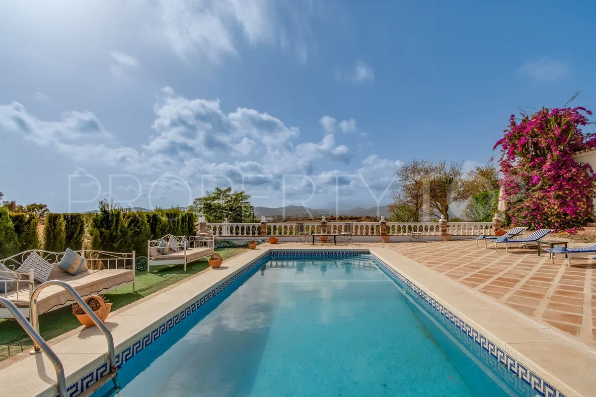 For sale Cala de Mijas villa with 4 bedrooms
