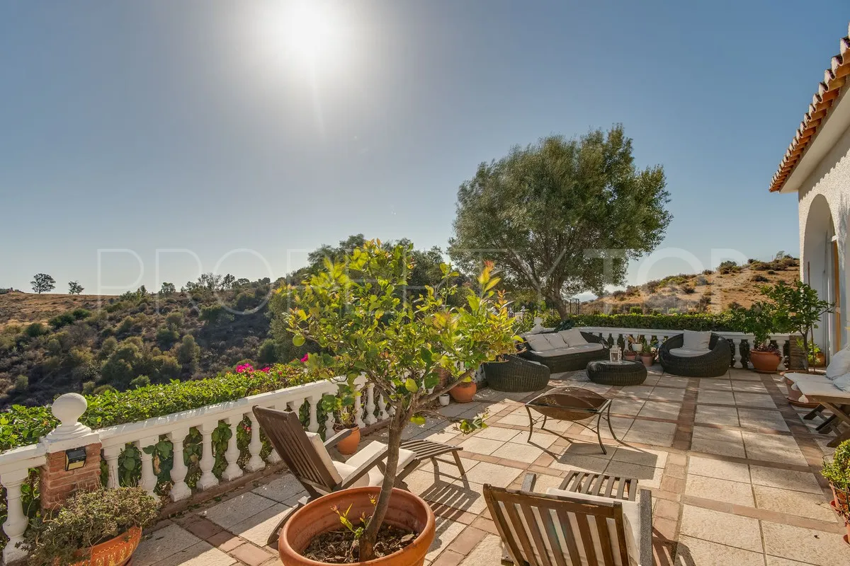 For sale Cala de Mijas villa with 4 bedrooms