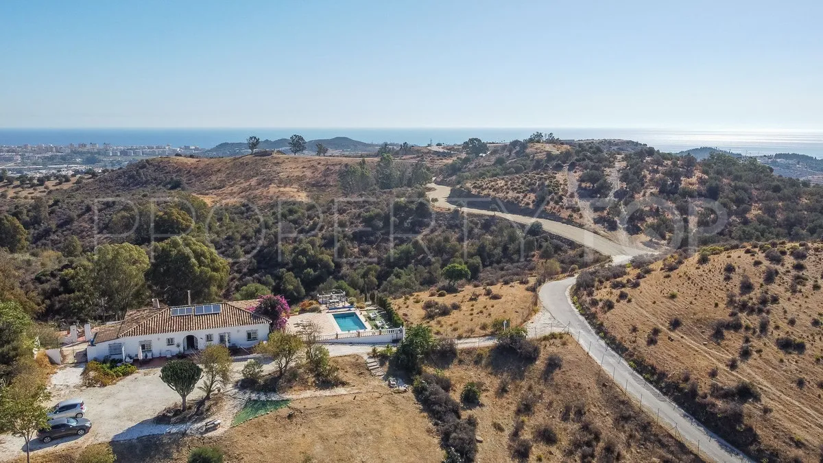 For sale Cala de Mijas villa with 4 bedrooms