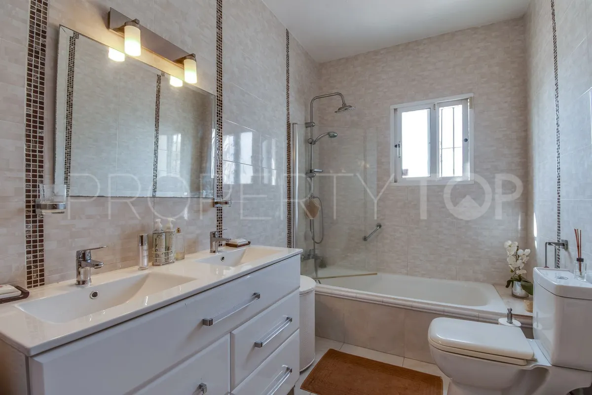 For sale Cala de Mijas villa with 4 bedrooms