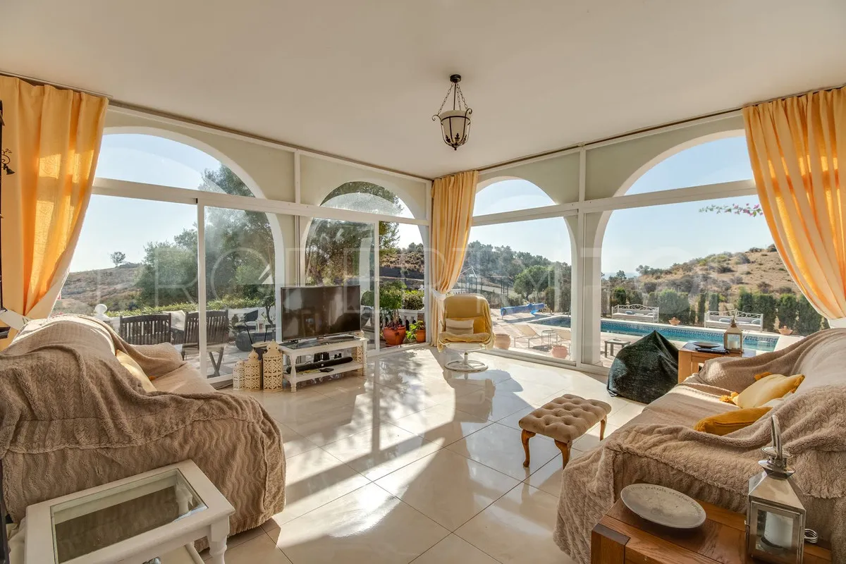 For sale Cala de Mijas villa with 4 bedrooms