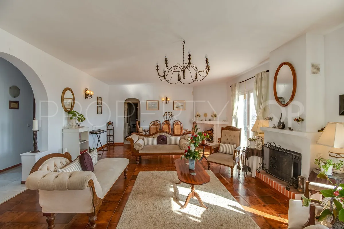 For sale Cala de Mijas villa with 4 bedrooms