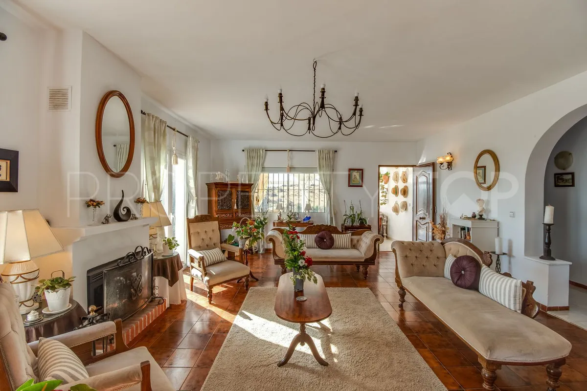 For sale Cala de Mijas villa with 4 bedrooms