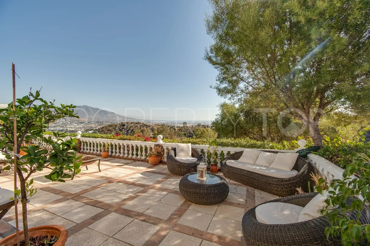 For sale Cala de Mijas villa with 4 bedrooms