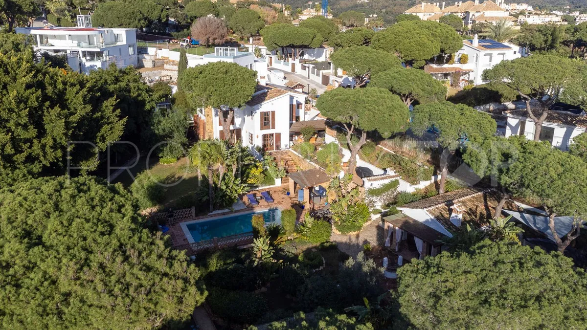 Buy 7 bedrooms villa in Elviria