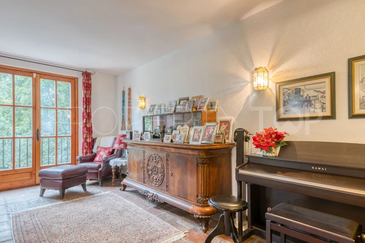 Buy 7 bedrooms villa in Elviria