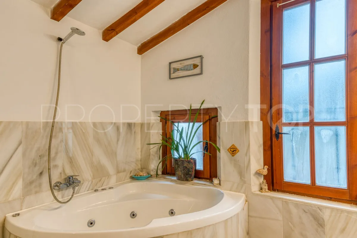 Buy 7 bedrooms villa in Elviria