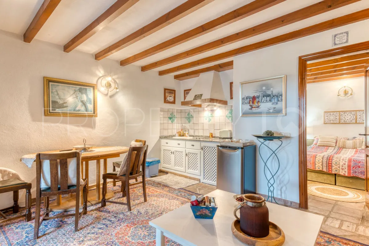 Buy 7 bedrooms villa in Elviria
