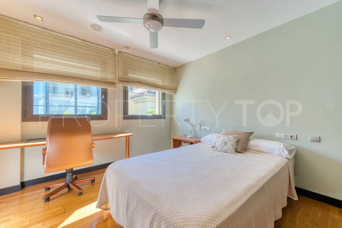 Apartamento a la venta en Marbella - Puerto Banus con 6 dormitorios