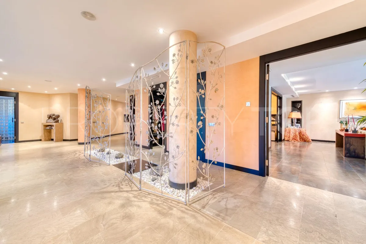 Apartamento a la venta en Marbella - Puerto Banus con 6 dormitorios