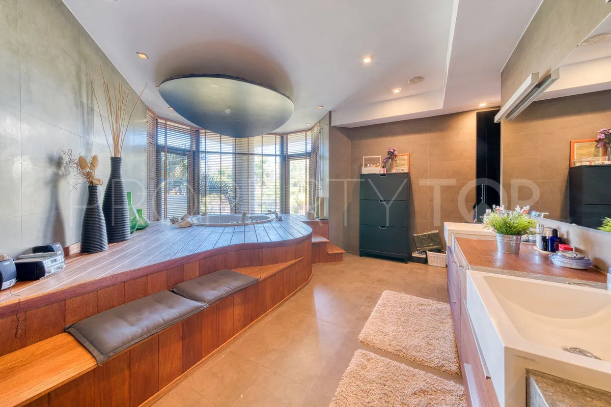 Apartamento a la venta en Marbella - Puerto Banus con 6 dormitorios