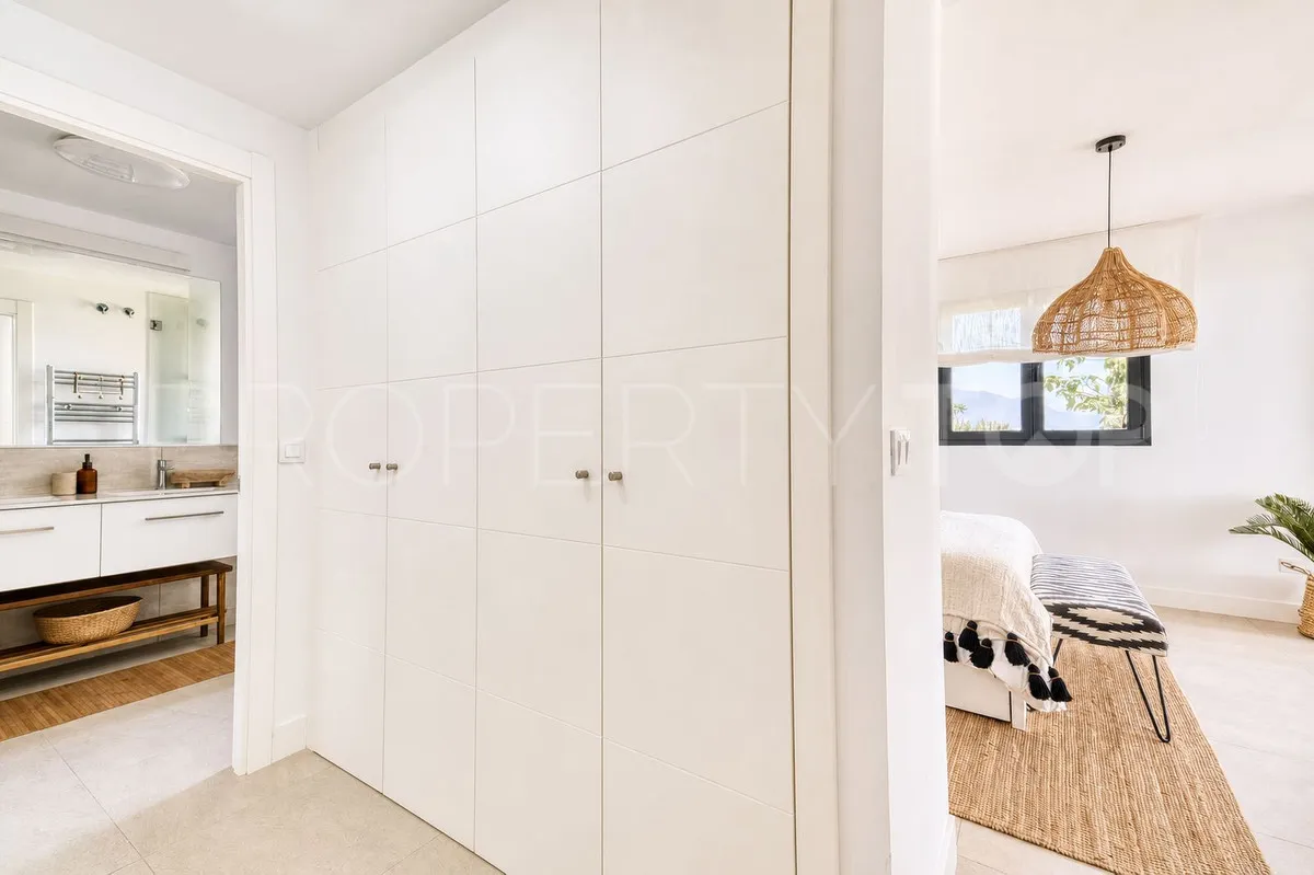 Apartamento a la venta de 3 dormitorios en La Duquesa